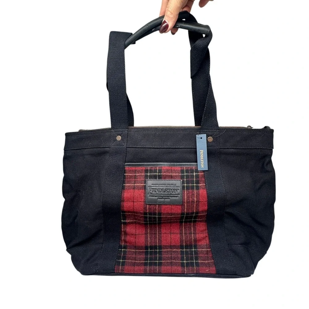Pendleton Woolen Mills Brodie Black & Plaid Canvas Tote Duffle Bag Zip Close NEW